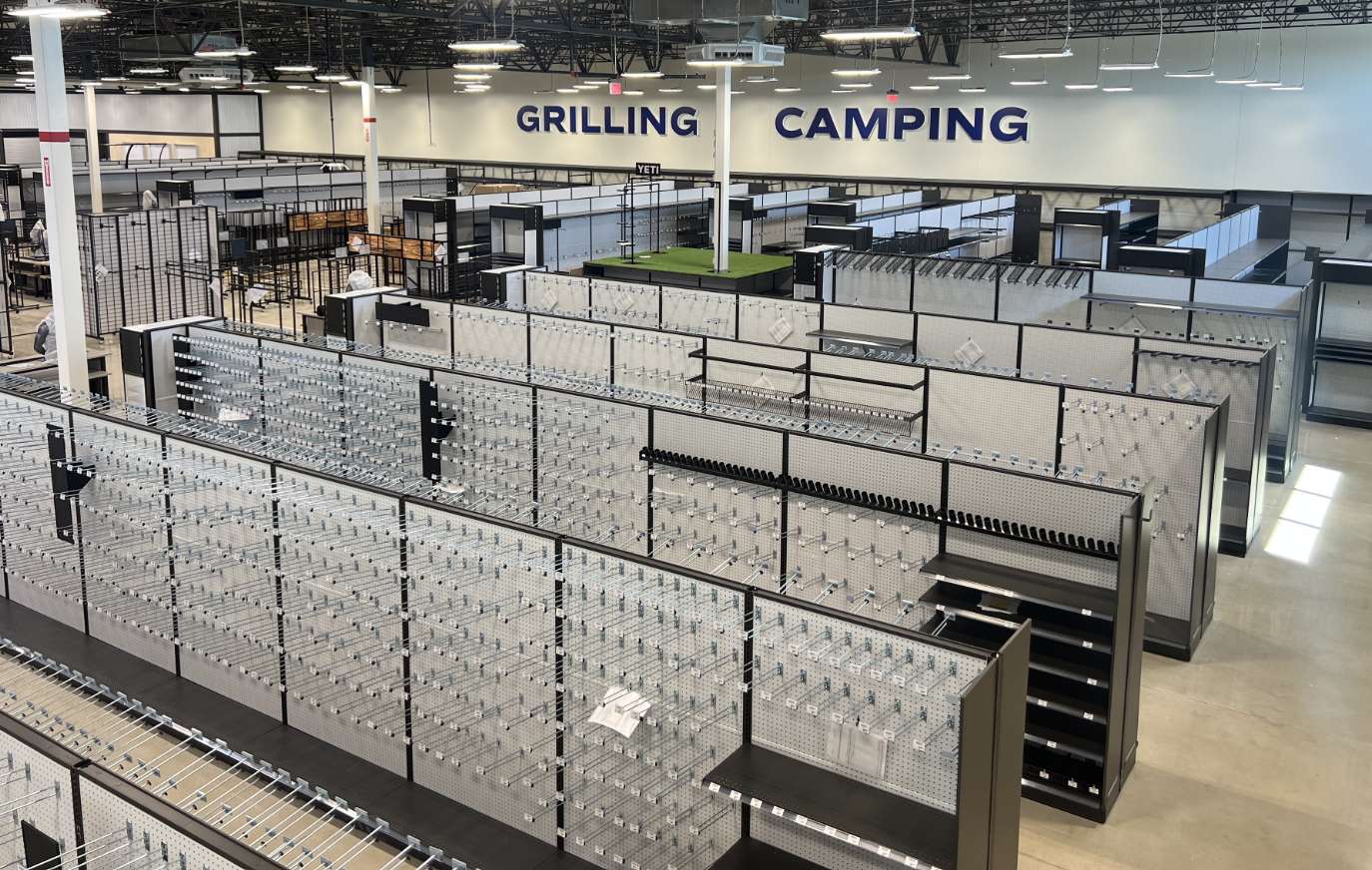 Retail fixture installation for new store opening services